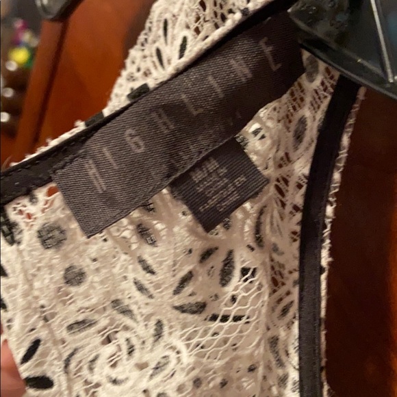 High line eyelet white top - Picture 4 of 4